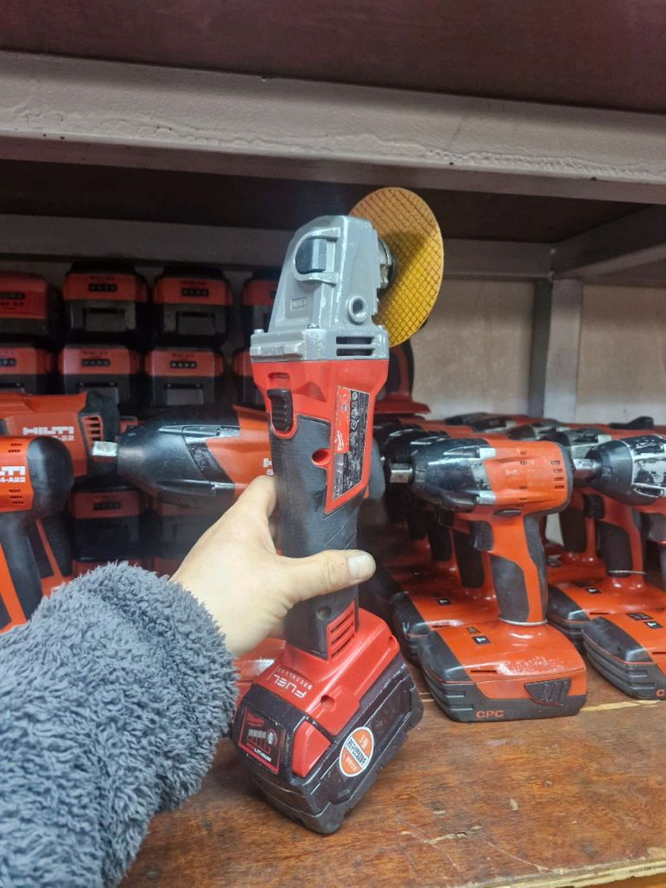 밀워키충전그라인더M18CAG100X 4인치밀워키그라인더 배터리포함 이미지