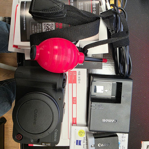 보령) 캐논EOS R50 V시그마 18-50mm 카메라 브이로그 찰영용 팝니다 이미지
