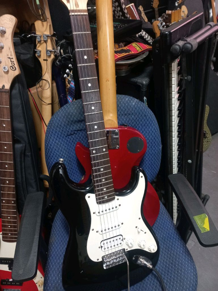 스콰이어 펜더 어피니티 일렉기타 이미지