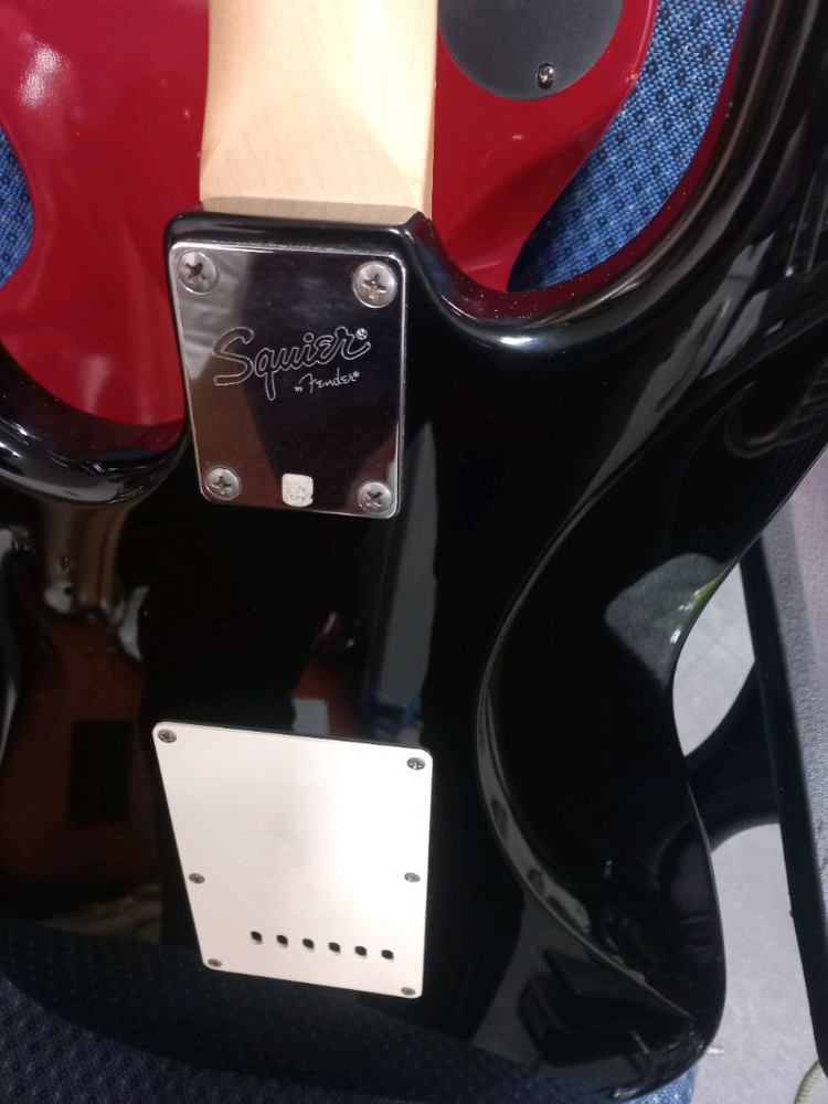 스콰이어 펜더 어피니티 일렉기타 이미지