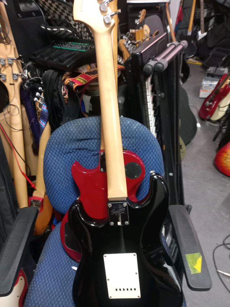 스콰이어 펜더 어피니티 일렉기타 이미지