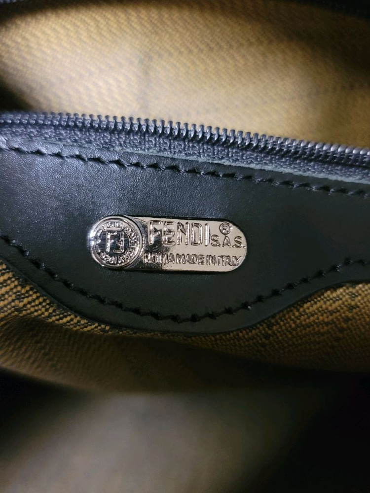 정품 펜디 가방 토트백,숄더백2way(디올샤넬보테가루이비통구찌셀린느생로랑발렌시아가)--6