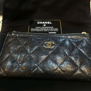 샤넬 까멜리아 지퍼장지갑 정품