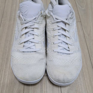 나이키 코비9 엘리트 로우 헤일로 흰색 260mm