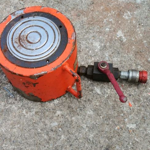 유압램100톤20개 .분배기.자동펌프.호수.풀셑트(교량인상용). 이미지