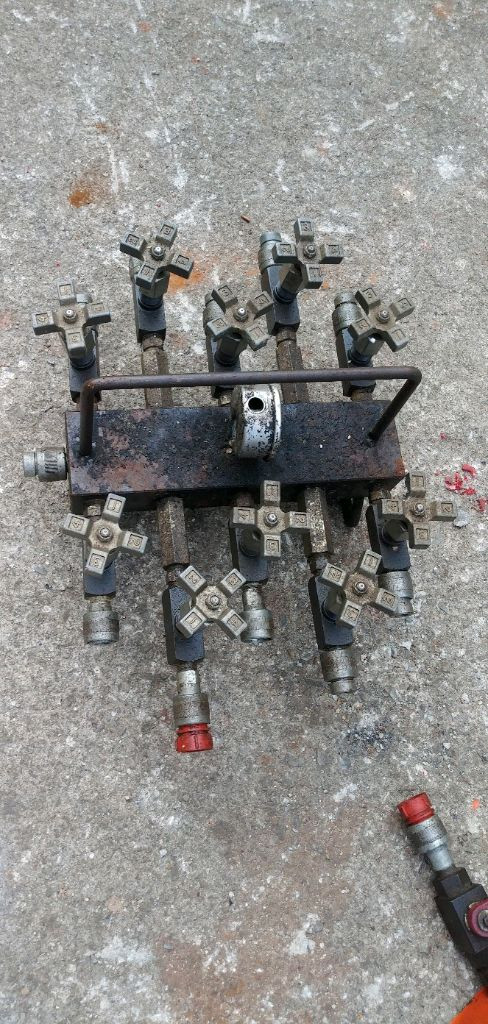 유압램100톤20개 .분배기.자동펌프.호수.풀셑트(교량인상용). 이미지