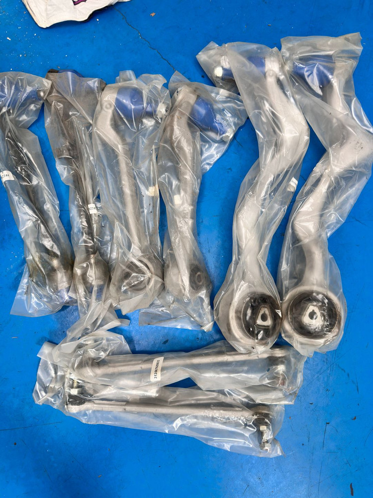 BMW E90 E91 E92 E93 앞쪽 하체부속 8 pcs 미개봉 / 오일필터 일괄 택포 23만--2