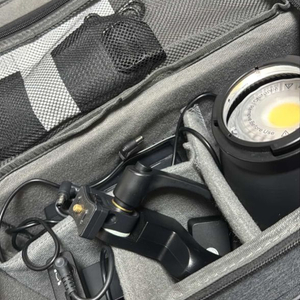 고독스 ml60 조명 풀세트 배터리, 삼각대, 가방 포함