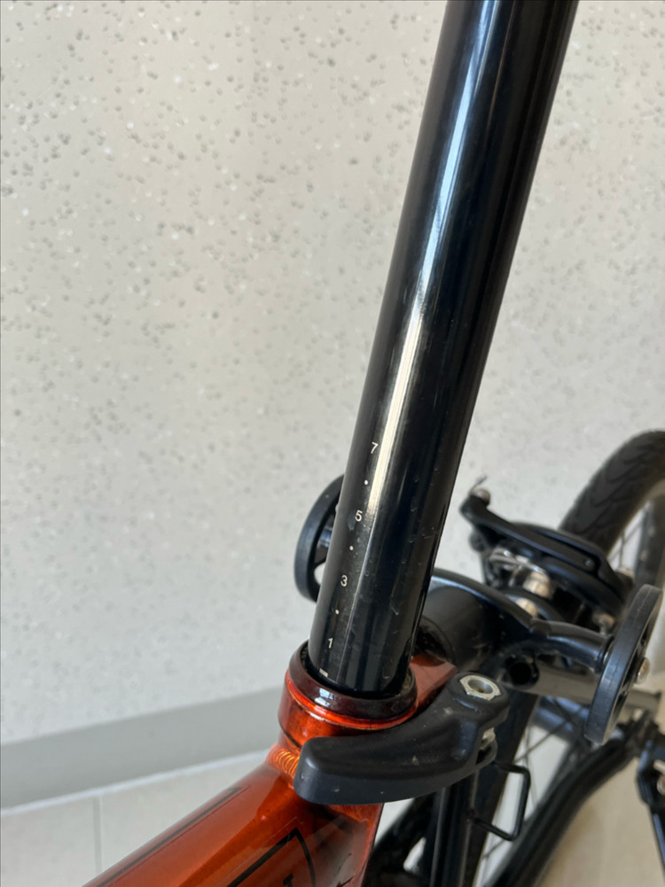 브롬톤 23년형 C라인 M6R 플레임라커--3