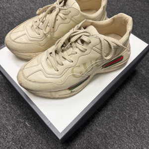 구찌 라이톤 띠로고 스니커즈 아이보리(255) 중고 판매합니다. 이미지