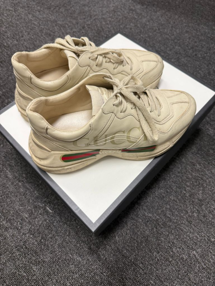 구찌 라이톤 띠로고 스니커즈 아이보리(255) 중고 판매합니다. 이미지