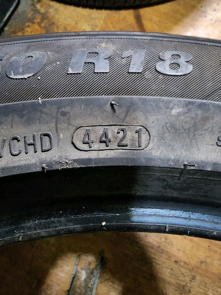 235 50 18 2개 중고타이어 윈터타이어 스노우타이어--3