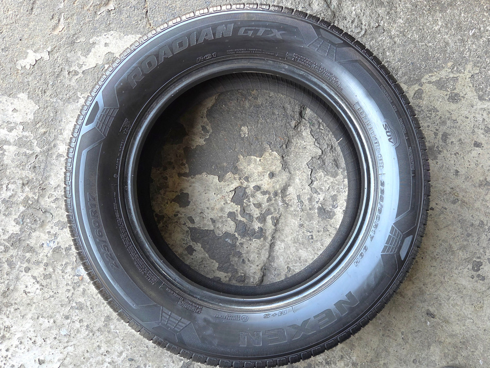 2256017 225 60 17 넥센 로디안 GTX 타이어 팝니다--2
