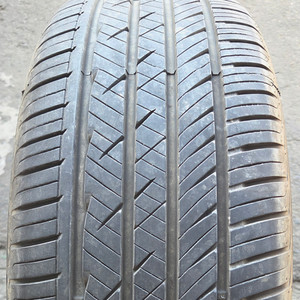 2355517 235 55 17 한국 라우펜 타이어 신품급 팝니다