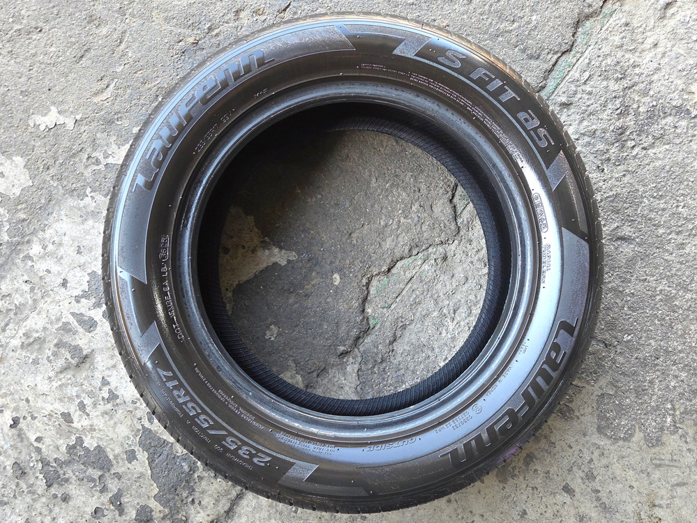 2355517 235 55 17 한국 라우펜 타이어 신품급 팝니다--1