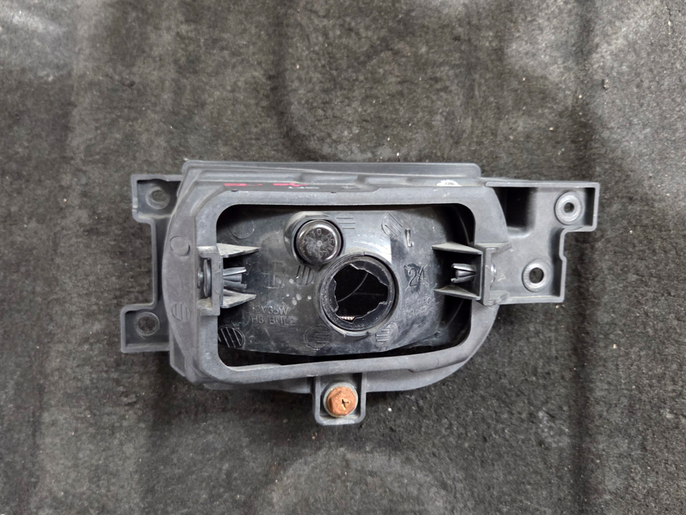 기아 그랜드카니발 순정 안개등 좌우 한대분 셋트 팝니다--3