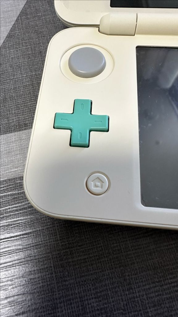 닌텐도2ds 동물의숲 에디션 이미지