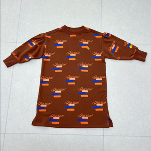 미착용) 아프리콧스튜디오 맨투맨 원피스 110