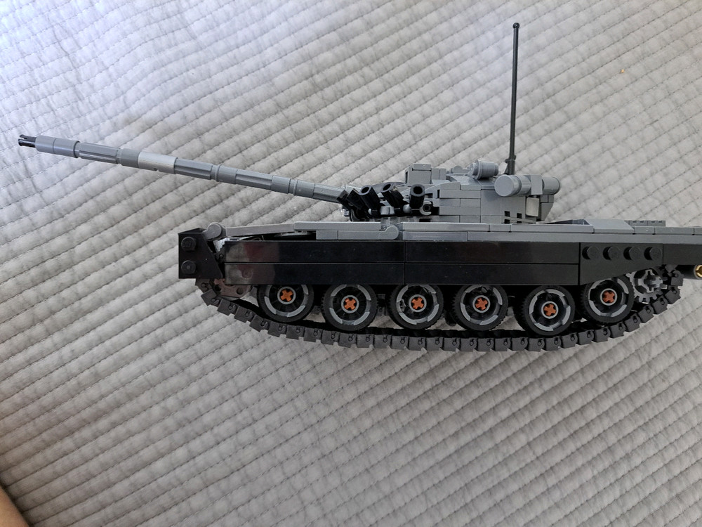 브릭매니아 T-72 탱크 복원품--2