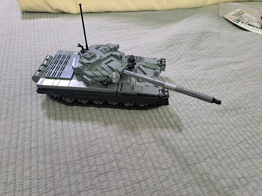 브릭매니아 T-72 탱크 복원품--3