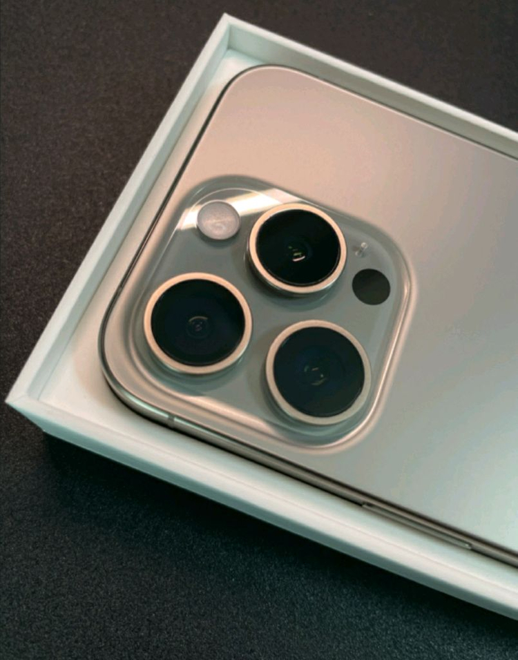 아이폰 15프로 128GB 카메라 무음 판매합니다.--1