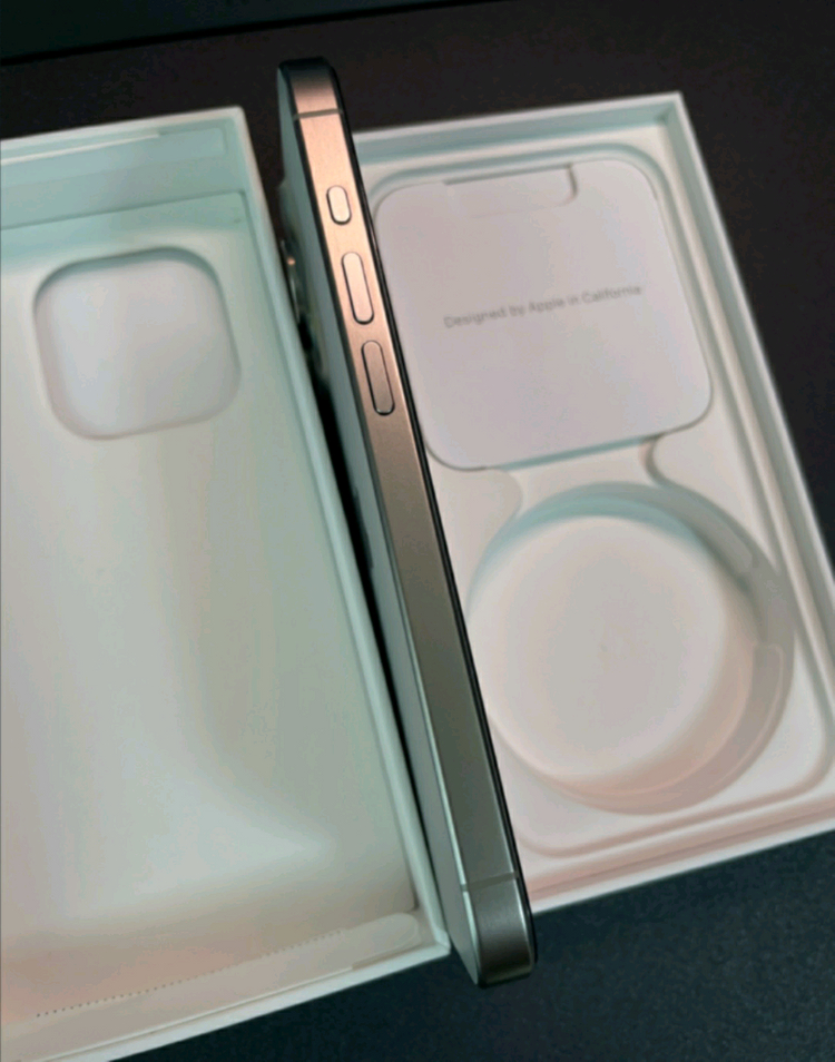 아이폰 15프로 128GB 카메라 무음 판매합니다.--3