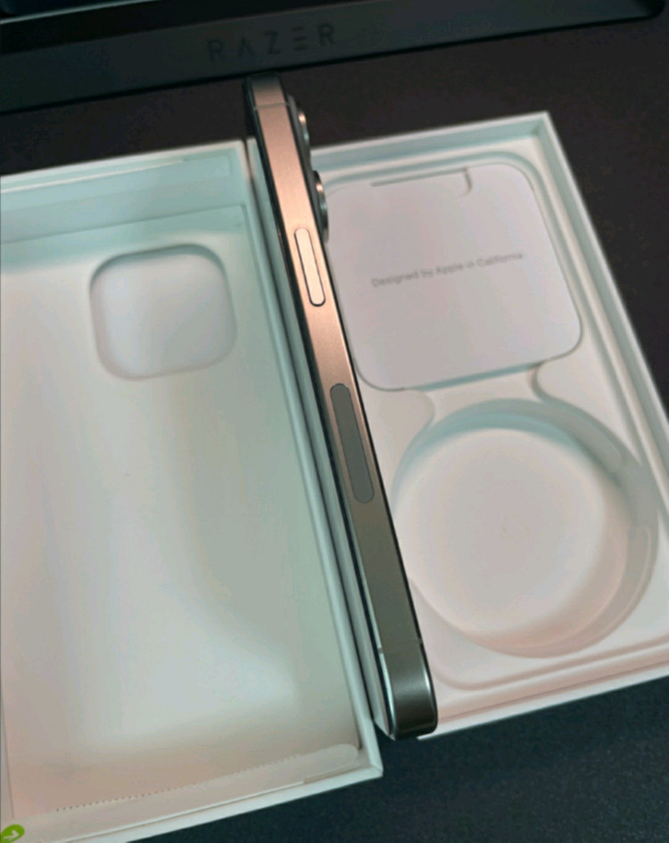 아이폰 15프로 128GB 카메라 무음 판매합니다.--4