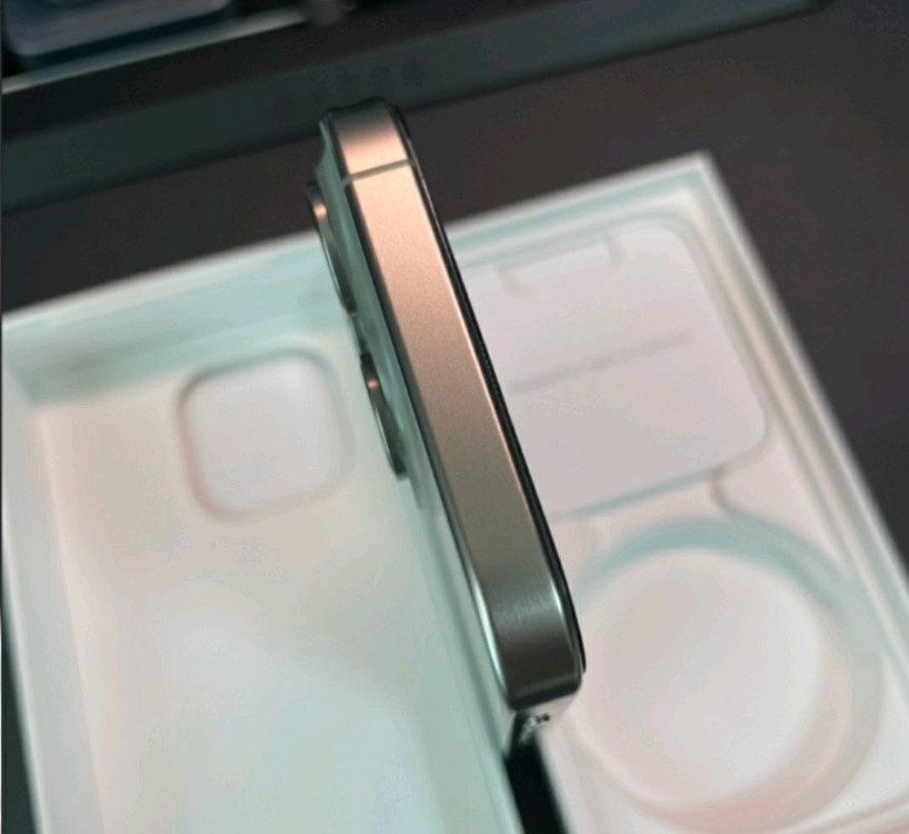 아이폰 15프로 128GB 카메라 무음 판매합니다.--6