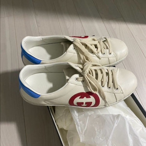 구찌 스니커즈 6사이즈 판매합니다. 국내250~255 eu39~40 이미지
