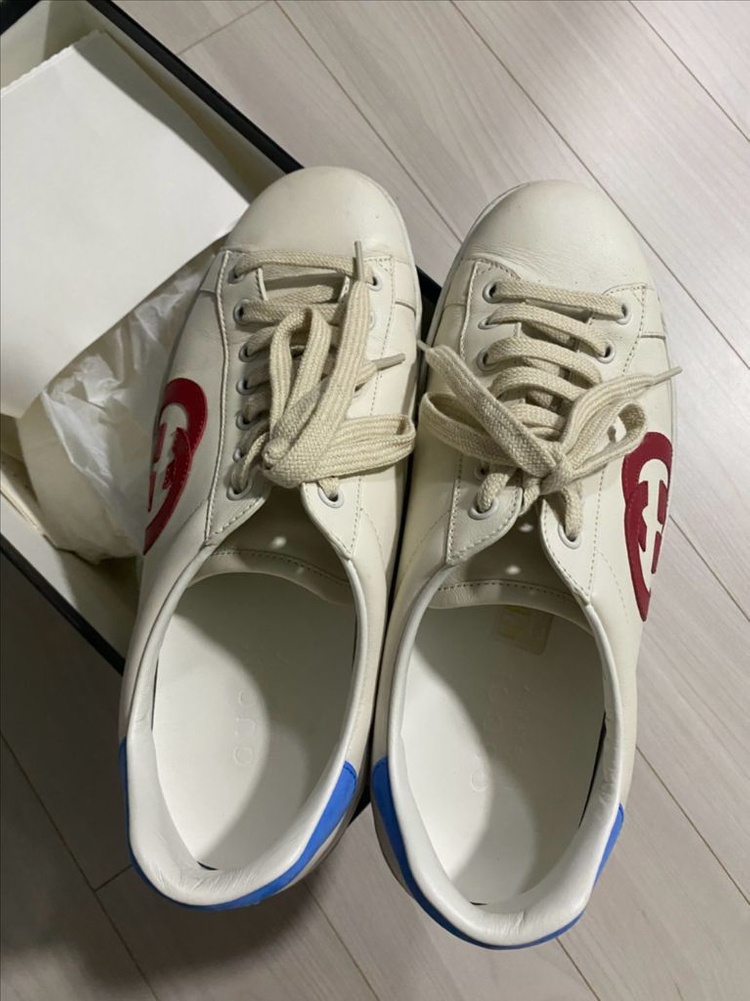 구찌 스니커즈 6사이즈 판매합니다. 국내250~255 eu39~40 이미지