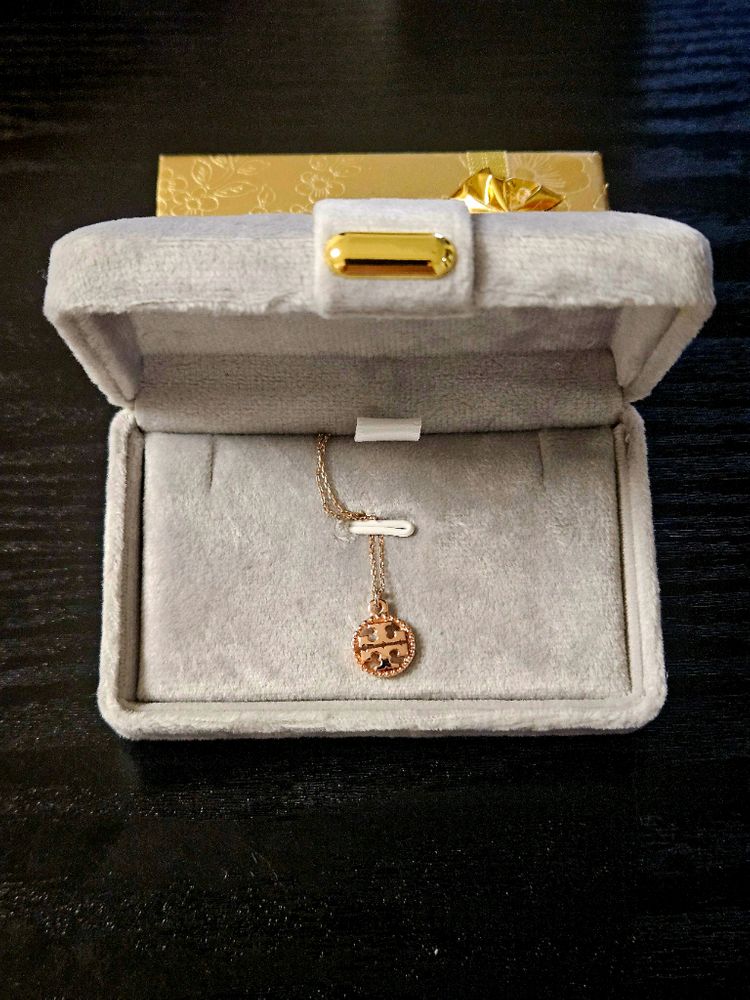 토리버치 로즈골드 목걸이--3