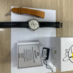 오리엔트 스누피 흰판 판매합니다. 가격인하