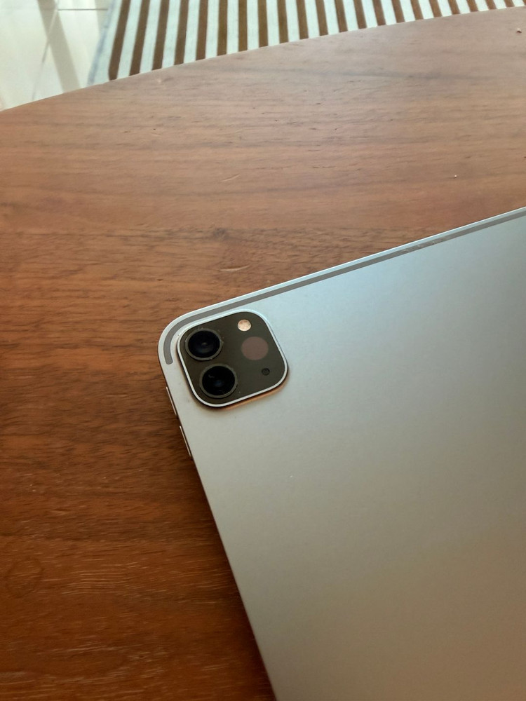 아이패드 프로 11 4세대 128g wifi + 애플펜슬 함께 판매합니다--6