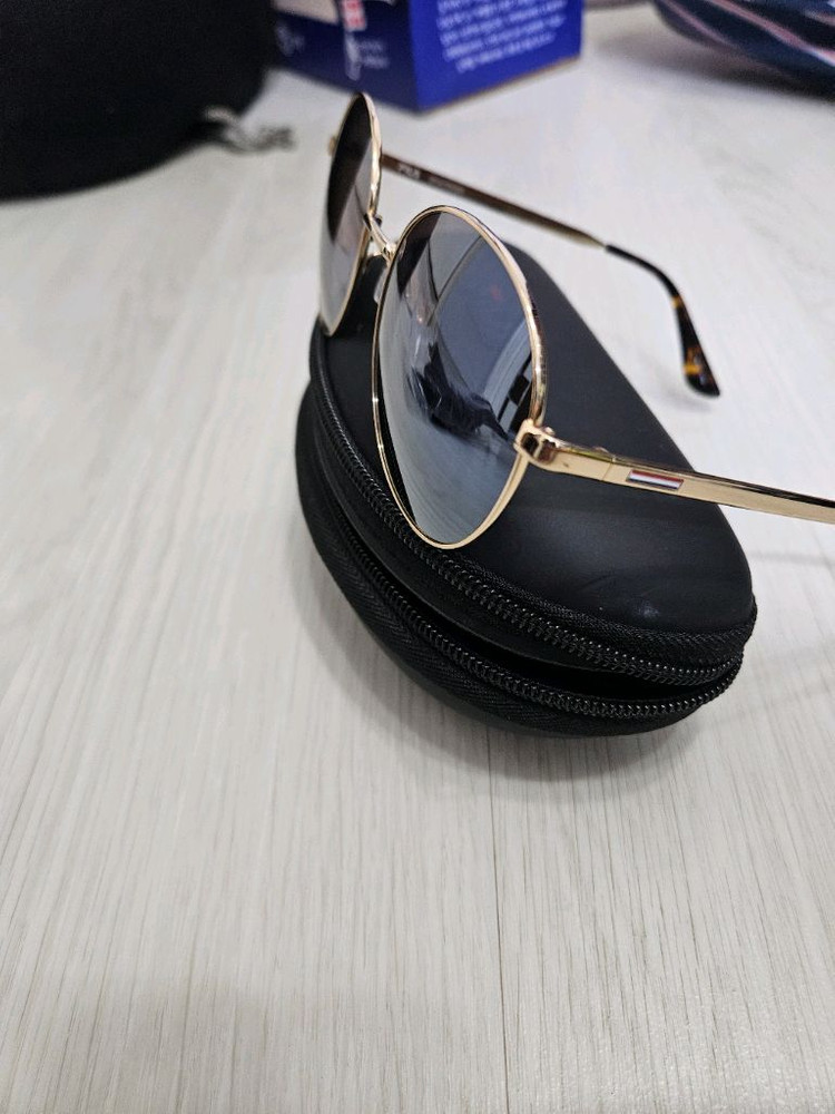 휠라 선글라스 판매합니다--3