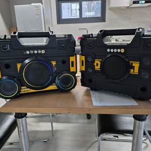 디월트 수제 커스텀 블루투스 스피커 이미지