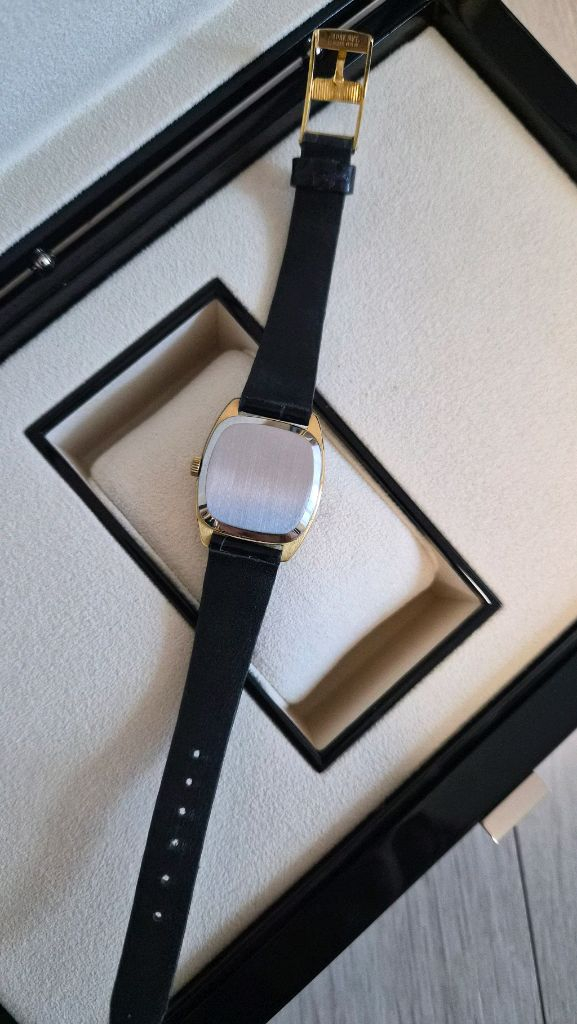 정품 오메가(Omega) 블루 크로커 시계 (100만원)--5