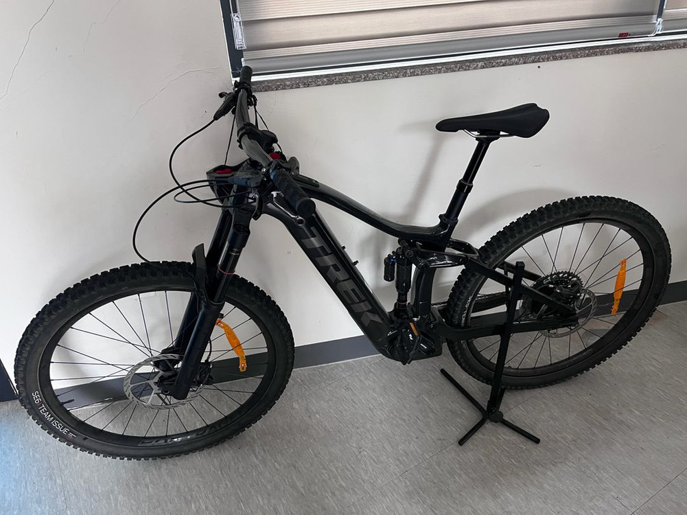 트렉 레일 9.8 4세대--0