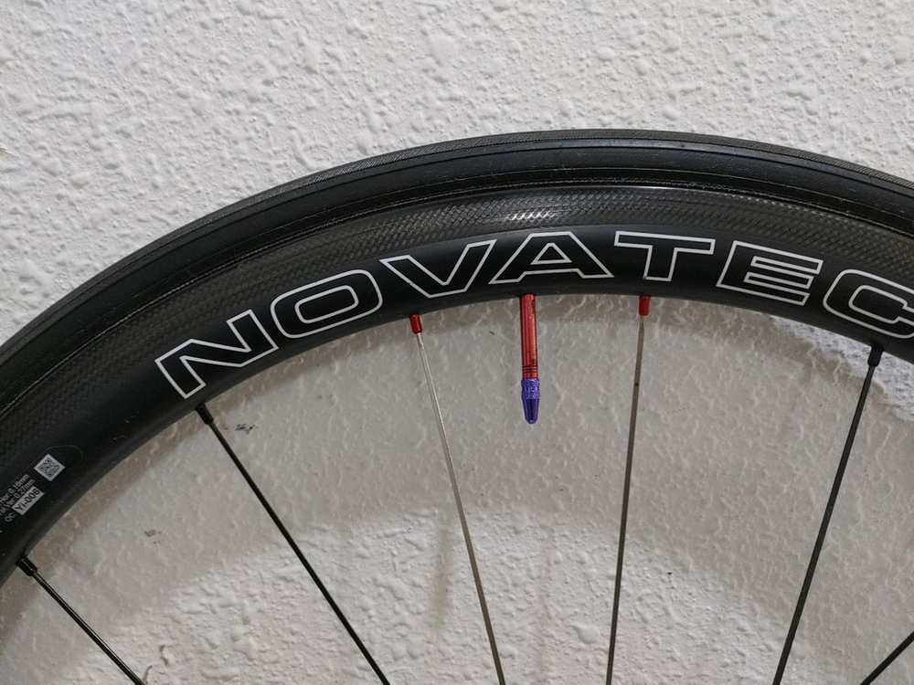 상태상급) 정품 노바텍 R3 카본 튜블러 림브 카본휠셋팝니다. (43만)--2