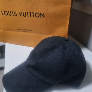 lv 모노그램 모자 팝니다