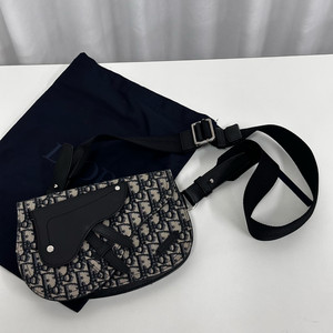 디올 오블리크 새들 파우치 메신저백