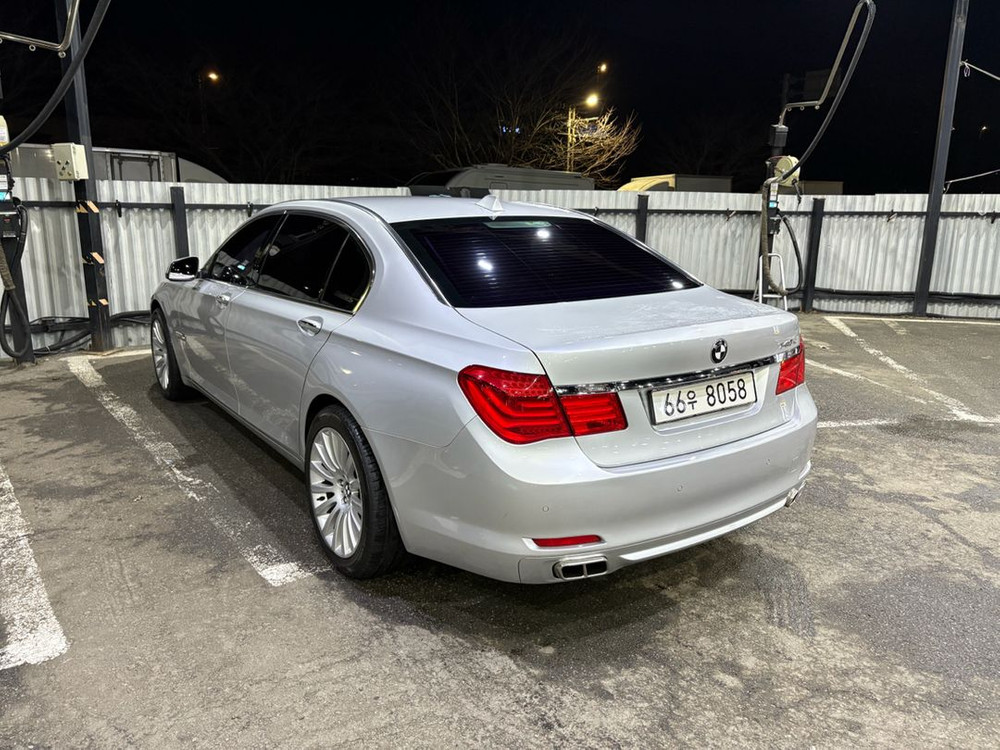 2010년 740Li (F02)--2