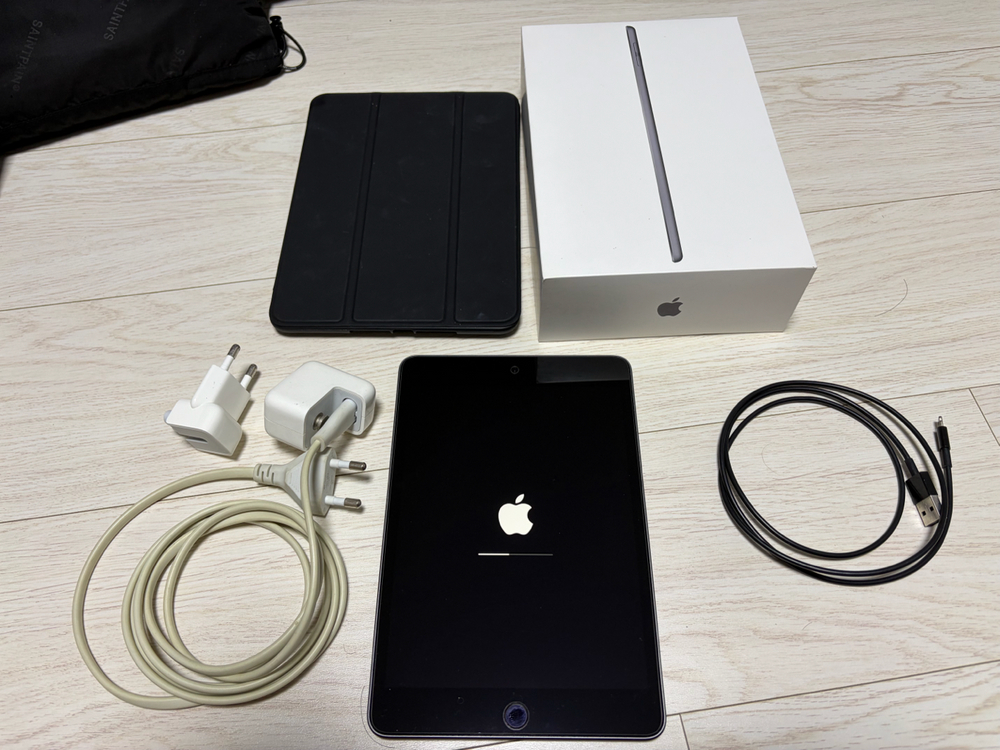 아이패드 미니5 wifi 256GB A급 판매합니다.--0