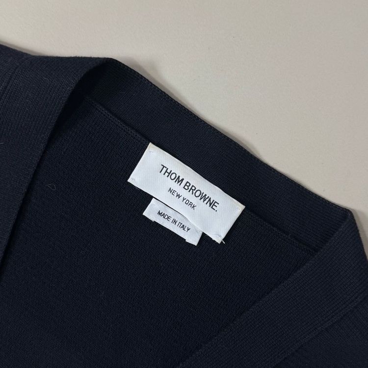 [2/당일출고]톰브라운 밀라노스티치 금장 가디건--1