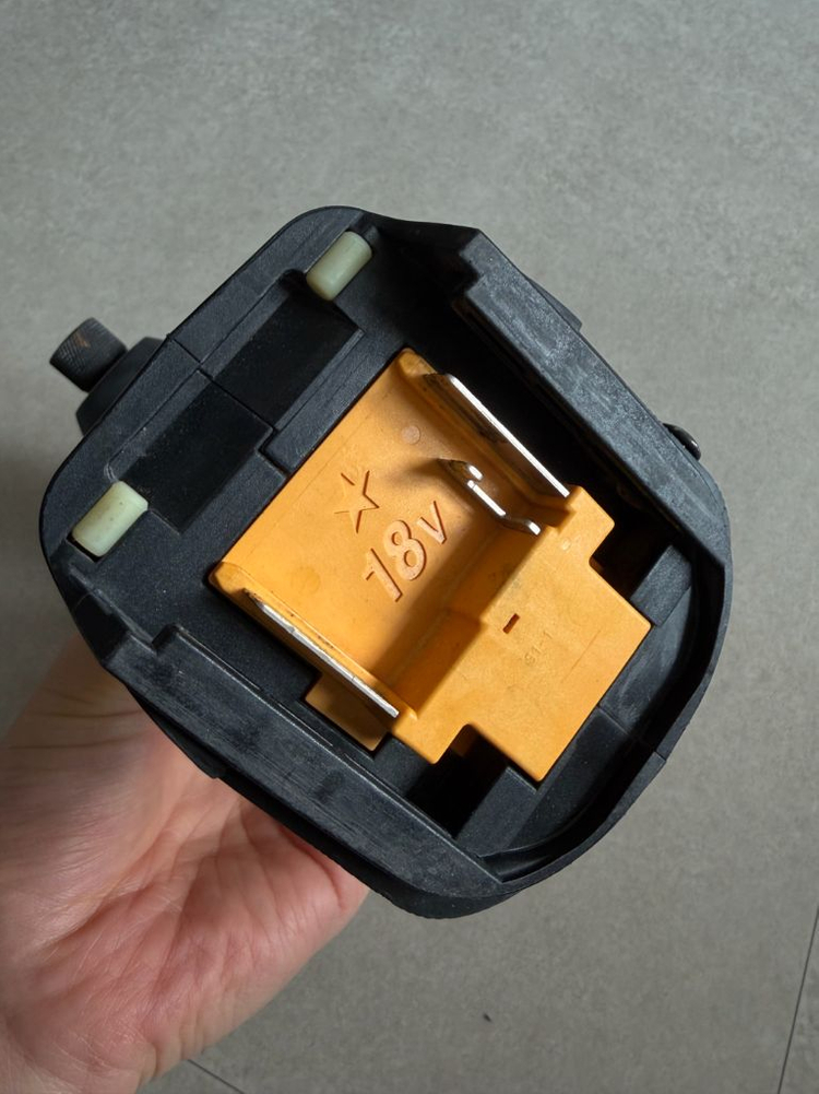 마끼다 정품 18V 브러시리스 임팩렌치 XWT12 이미지