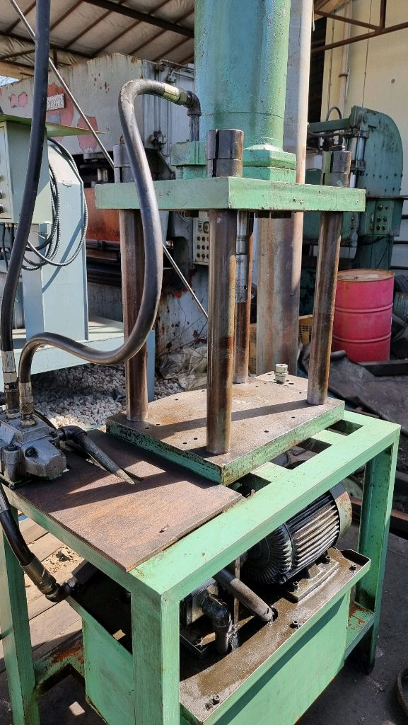 20톤 유압프레스 이미지