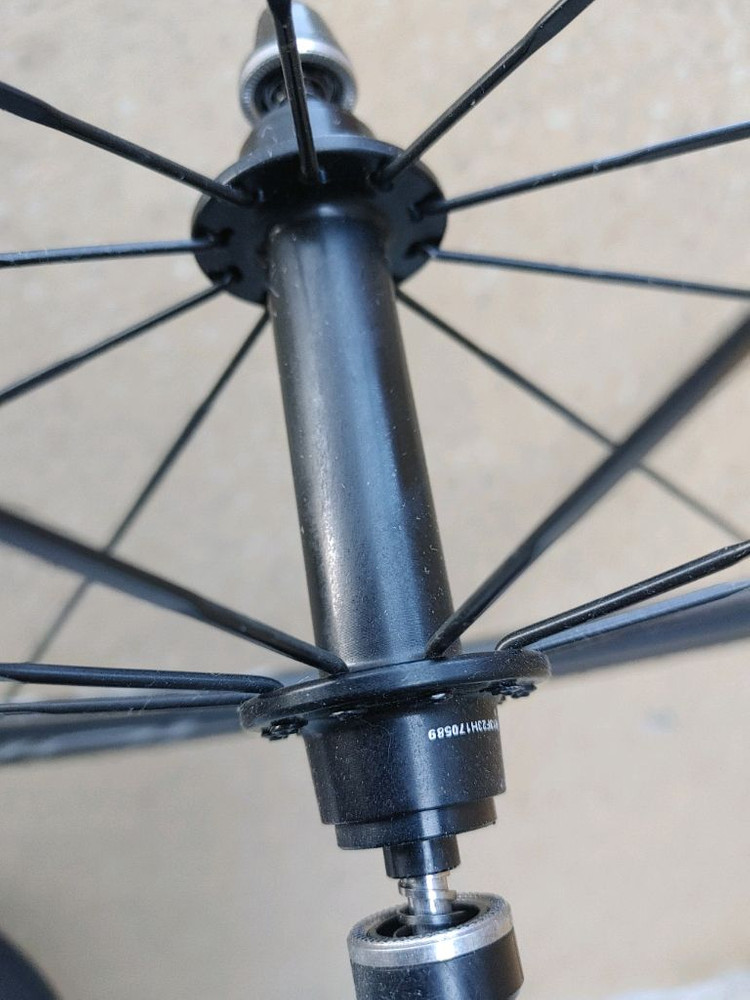 A급)) 가성비갑 csc 카본휠셋 림브 클린쳐+ 카본전용패드 팝니다.(보라원데칼) (40만)--4