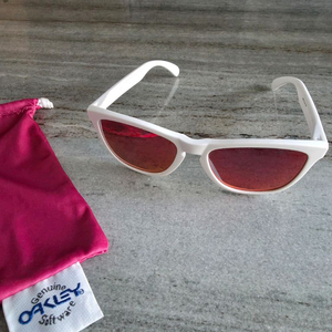 오클리 프로그스킨 선글라스