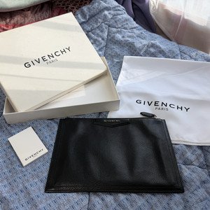 지방시 안티고나 가죽 클러치 파우치 구찌 루이비통 에르메스 보테가 티파니 프라다 샤넬 고야드