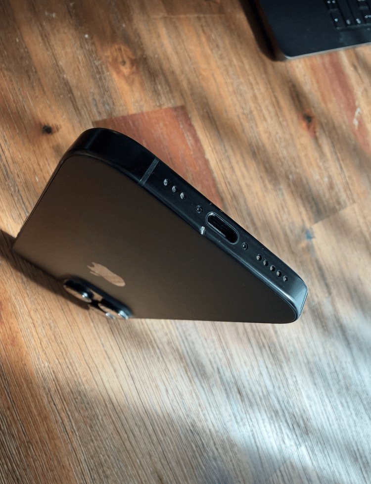 아이폰 16 프로 256 블랙티타늄 미국판(듀얼이심, 무음카메라)--8