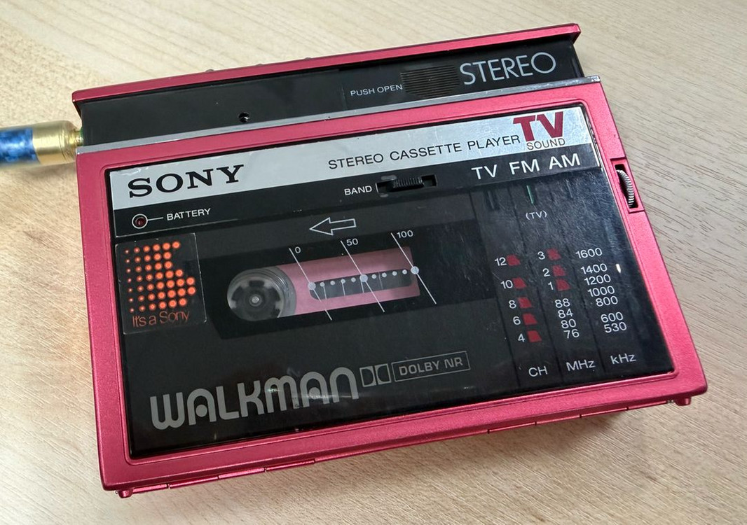 Sony WM-F30 접이식 카세트 워크맨 판매 합니다.--0